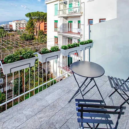 Petra Luxury לינה וארוחת בוקר סורנטו